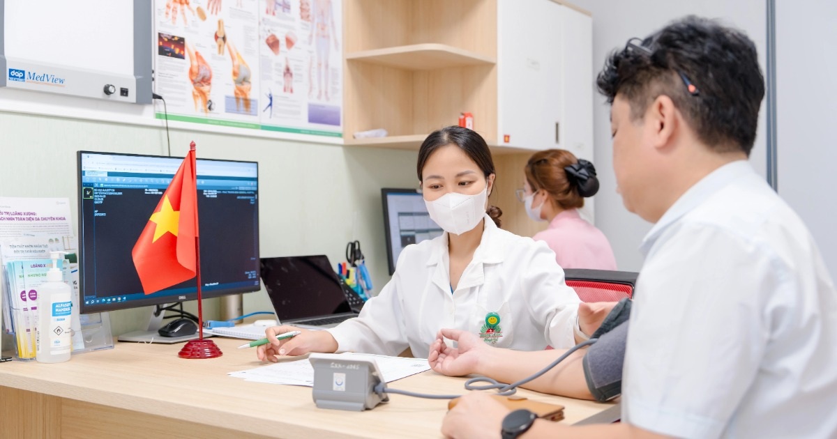 Sau buổi nhậu, người đàn ông đau khớp gối dữ dội, không đi lại được Sau buổi nhậu, người đàn ông đau khớp gối dữ dội, không đi lại được