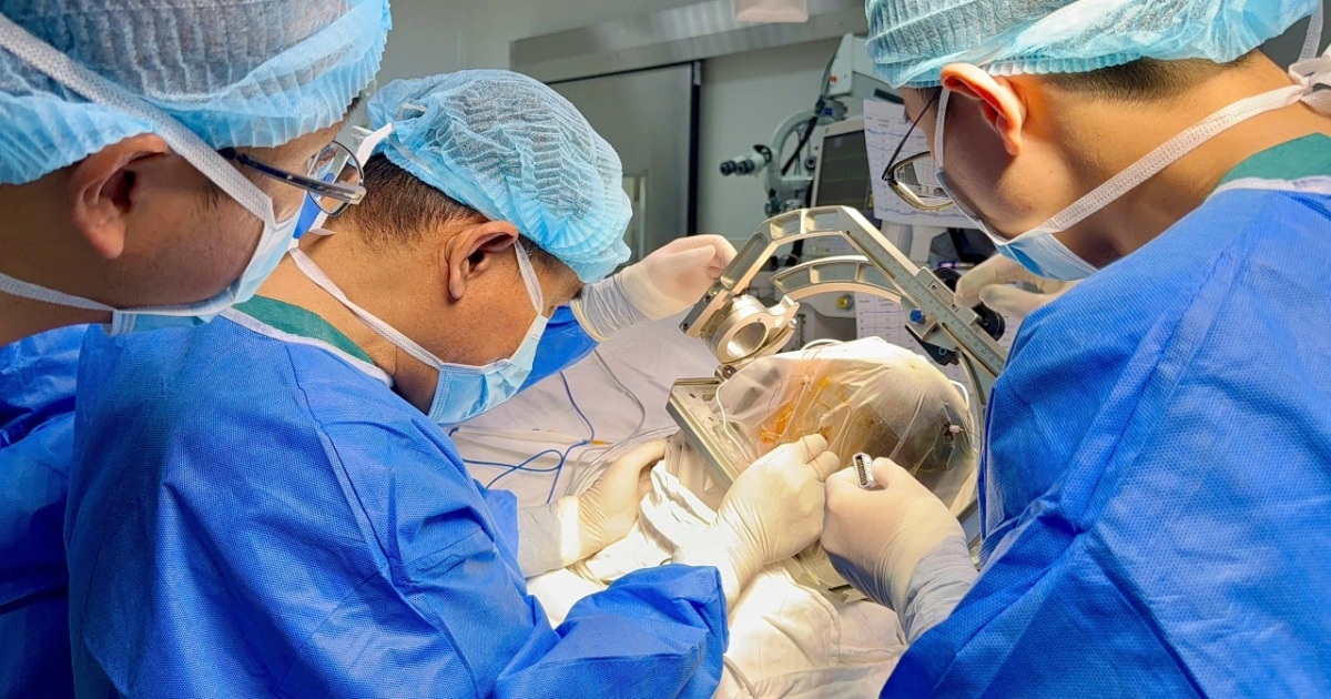 Thiếu nữ 16 tuổi thoát cơn động kinh nhờ kỹ thuật mới Thiếu nữ 16 tuổi thoát cơn động kinh nhờ kỹ thuật mới