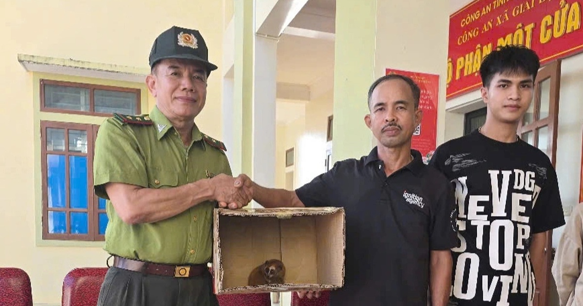 Thú lạ vào sân trong ngày Vu Lan, người đàn ông liền báo công an Thú lạ vào sân trong ngày Vu Lan, người đàn ông liền báo công an