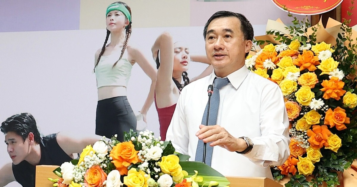 Thứ trưởng Bộ Y tế: Sống khỏe từ những thay đổi nhỏ mỗi ngày Thứ trưởng Bộ Y tế: Sống khỏe từ những thay đổi nhỏ mỗi ngày