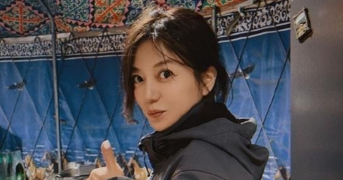 Triệu Vy lộ diện sau khi bị phỏng tỏa hàng chục tỷ đồng Triệu Vy lộ diện sau khi bị phỏng tỏa hàng chục tỷ đồng