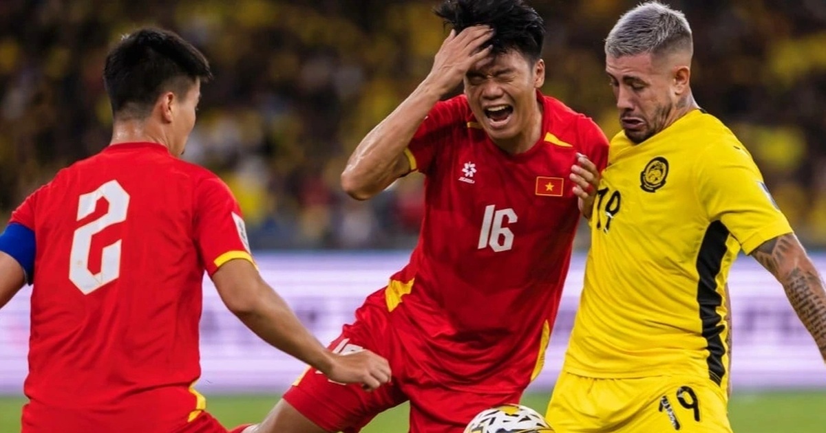 Tuyển Malaysia bị sốc, tuyên bố đanh thép khi nhận án phạt từ FIFA Tuyển Malaysia bị sốc, tuyên bố đanh thép khi nhận án phạt từ FIFA