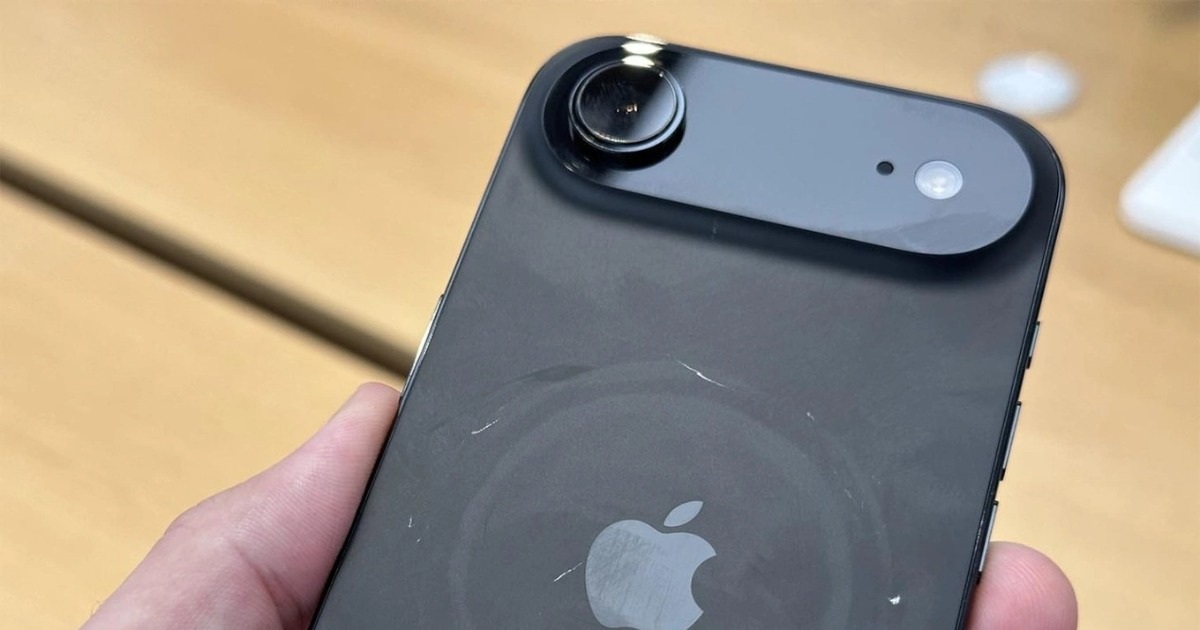 iPhone 17 Pro dễ trầy xước, người dùng cần làm gì? iPhone 17 Pro dễ trầy xước, người dùng cần làm gì?