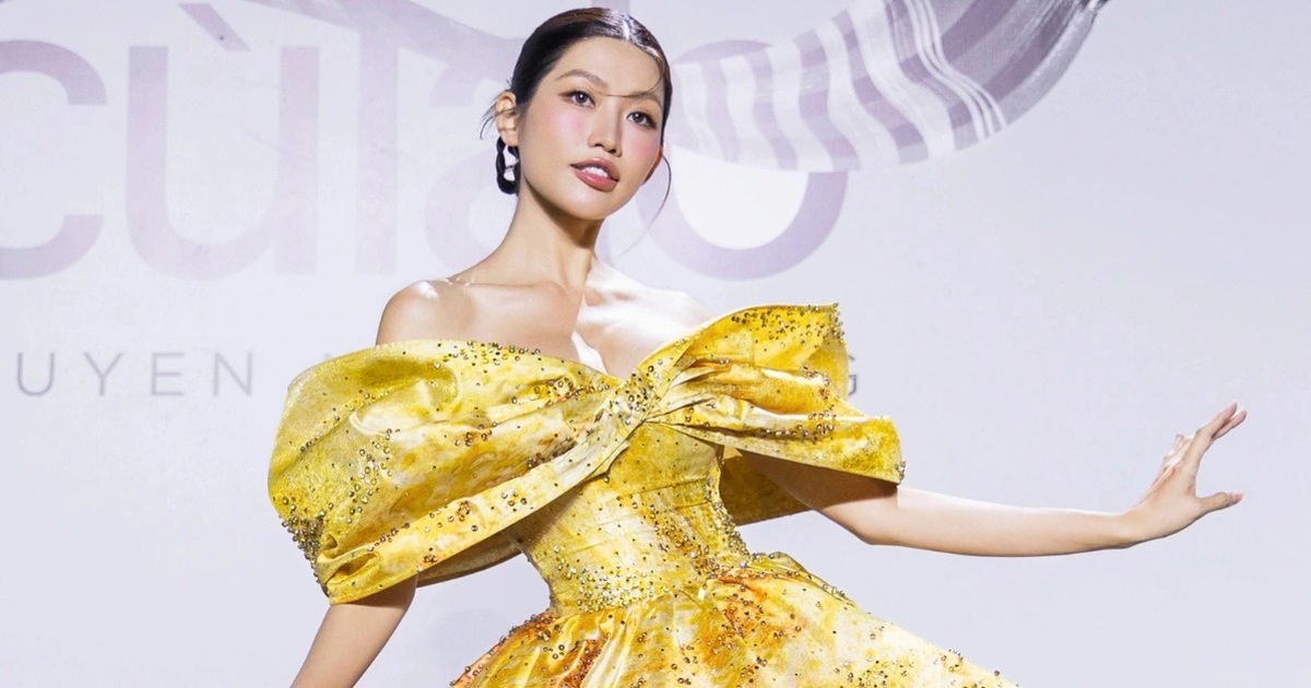 Á hậu Quỳnh Châu mặc trang phục độc đáo, gây chú ý trước ngày cưới Á hậu Quỳnh Châu mặc trang phục độc đáo, gây chú ý trước ngày cưới