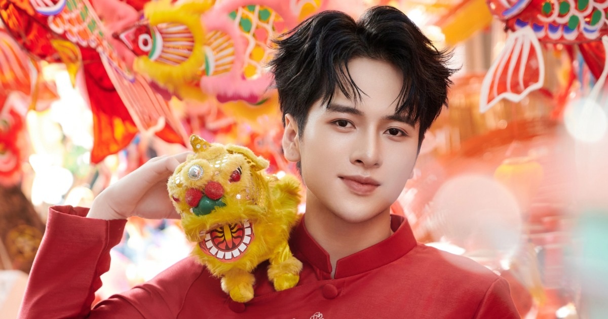 Á vương Hà Nội chia sẻ bí quyết diện áo dài nam vừa sành điệu vừa thoải mái Á vương Hà Nội chia sẻ bí quyết diện áo dài nam vừa sành điệu vừa thoải mái