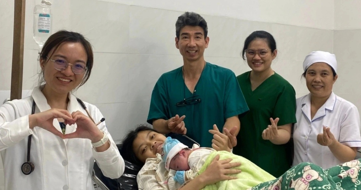 Bác sĩ bật khóc, nghẹn ngào kể về hành trình chữa bệnh đặc biệt Bác sĩ bật khóc, nghẹn ngào kể về hành trình chữa bệnh đặc biệt