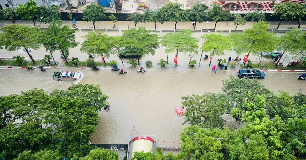 Bệnh nhân ngất xỉu được CSGT vượt ngập lụt đưa đến viện đã qua nguy hiểm Bệnh nhân ngất xỉu được CSGT vượt ngập lụt đưa đến viện đã qua nguy hiểm