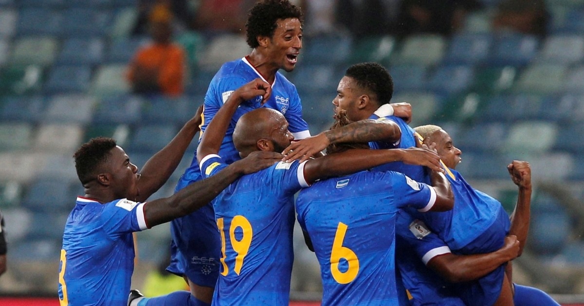 Chủ tịch FIFA khen ngợi đội bóng nhỏ bé giành vé dự World Cup Chủ tịch FIFA khen ngợi đội bóng nhỏ bé giành vé dự World Cup