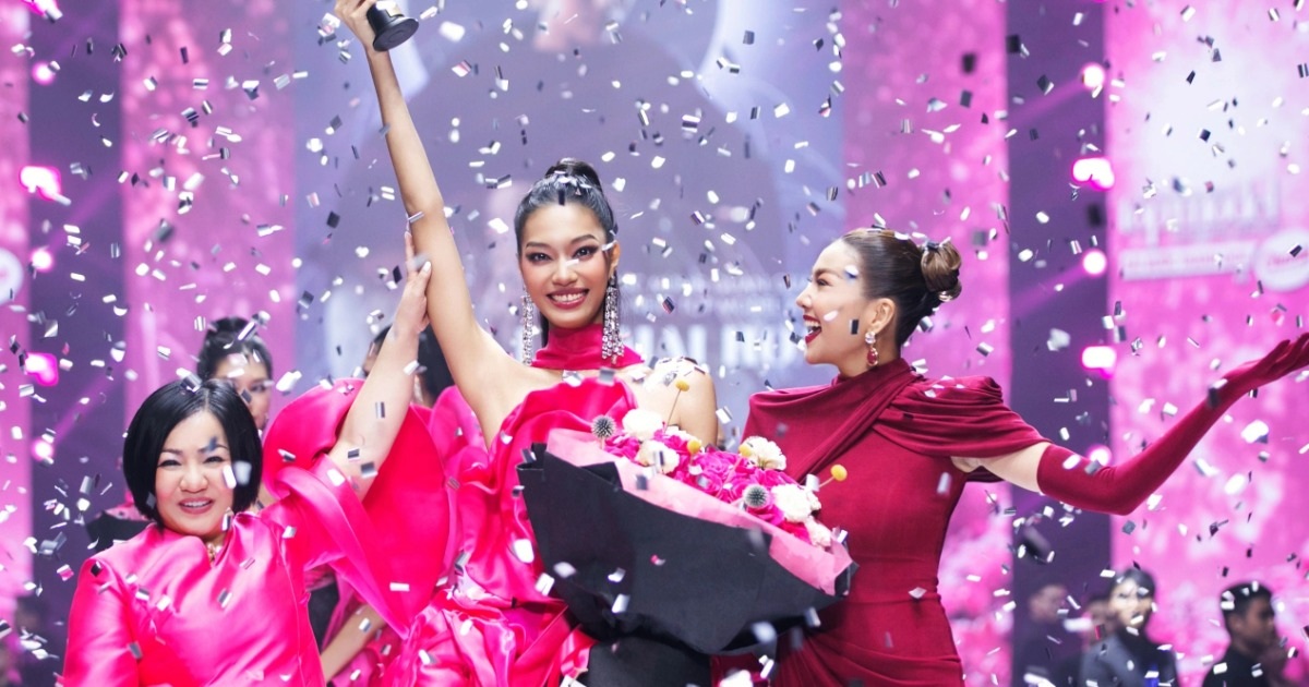 Cô gái cao 1,84m giành ngôi Quán quân Vietnam’s Next Top Model 2025 Cô gái cao 1,84m giành ngôi Quán quân Vietnam’s Next Top Model 2025