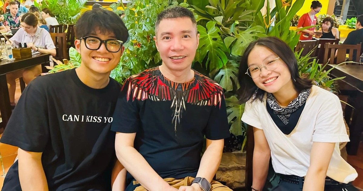 Con gái NSND Công Lý: “Bố từng không nhìn mặt tôi 2 tháng” Con gái NSND Công Lý: "Bố từng không nhìn mặt tôi 2 tháng"