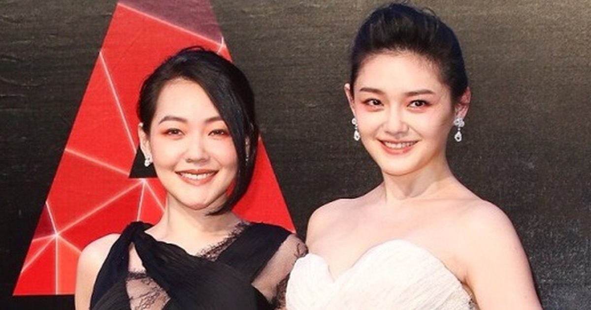 Em gái đeo vòng cổ có tro cốt của nữ diễn viên Từ Hy Viên Em gái đeo vòng cổ có tro cốt của nữ diễn viên Từ Hy Viên