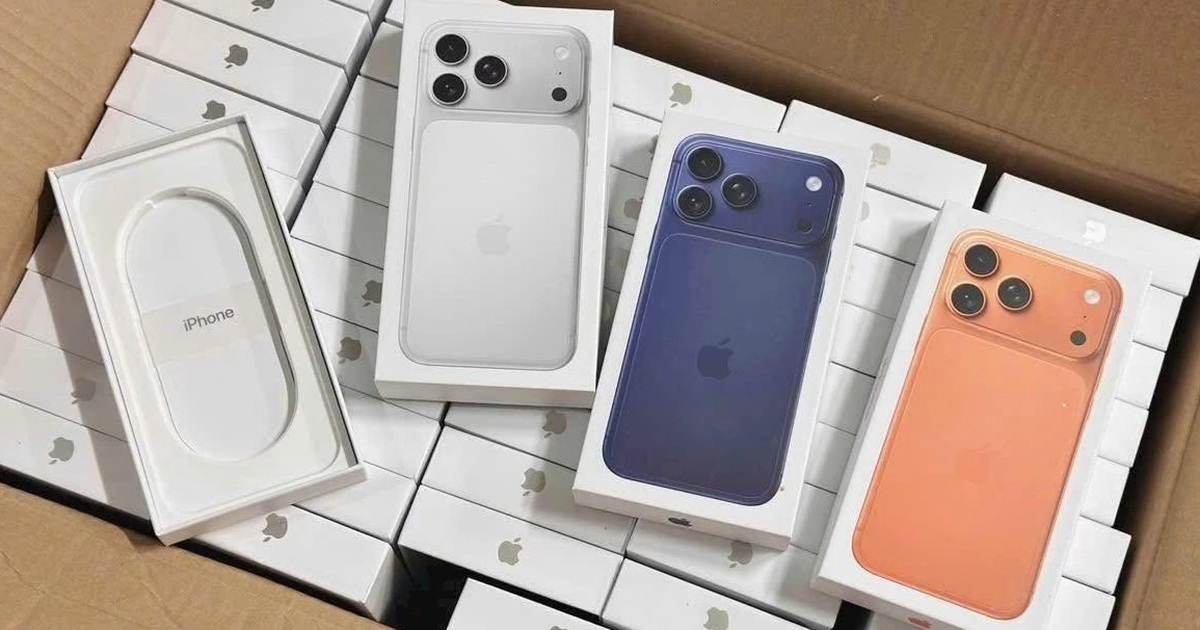 Giá iPhone 17 Pro Max màu cam vũ trụ giảm sâu, màu bạc tăng mạnh Giá iPhone 17 Pro Max màu cam vũ trụ giảm sâu, màu bạc tăng mạnh