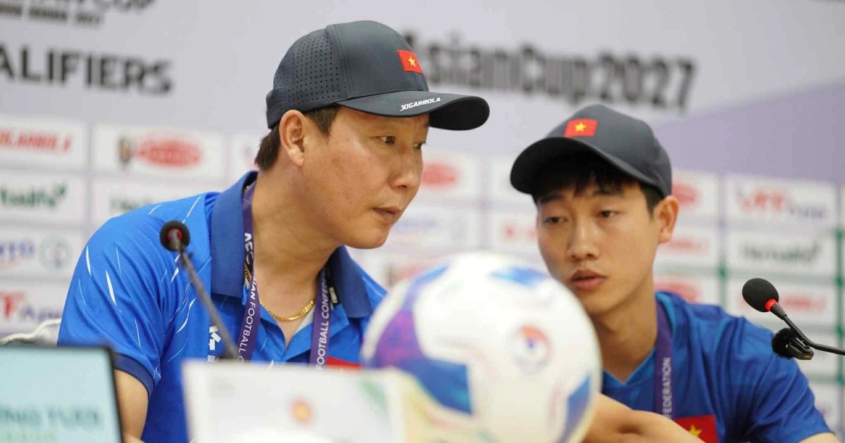 HLV Kim Sang Sik: “Tôi muốn thắng đậm Nepal và Tiến Linh ghi nhiều bàn” HLV Kim Sang Sik: “Tôi muốn thắng đậm Nepal và Tiến Linh ghi nhiều bàn”