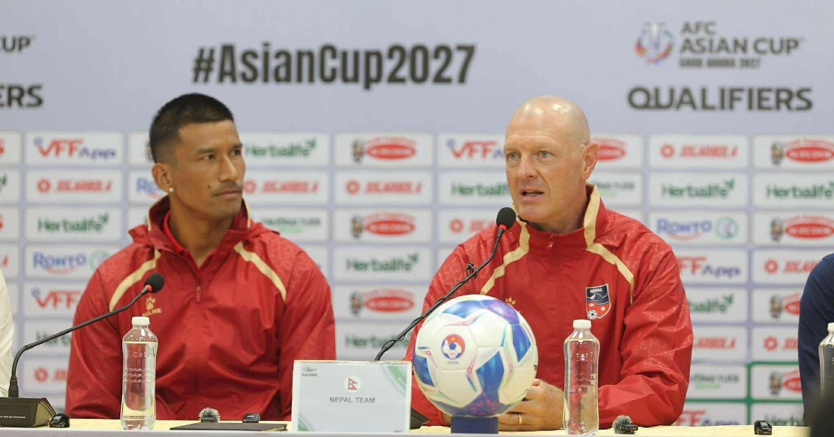 HLV Nepal: “Thi đấu đủ người, chúng tôi sẽ có điểm trước tuyển Việt Nam” HLV Nepal: “Thi đấu đủ người, chúng tôi sẽ có điểm trước tuyển Việt Nam”