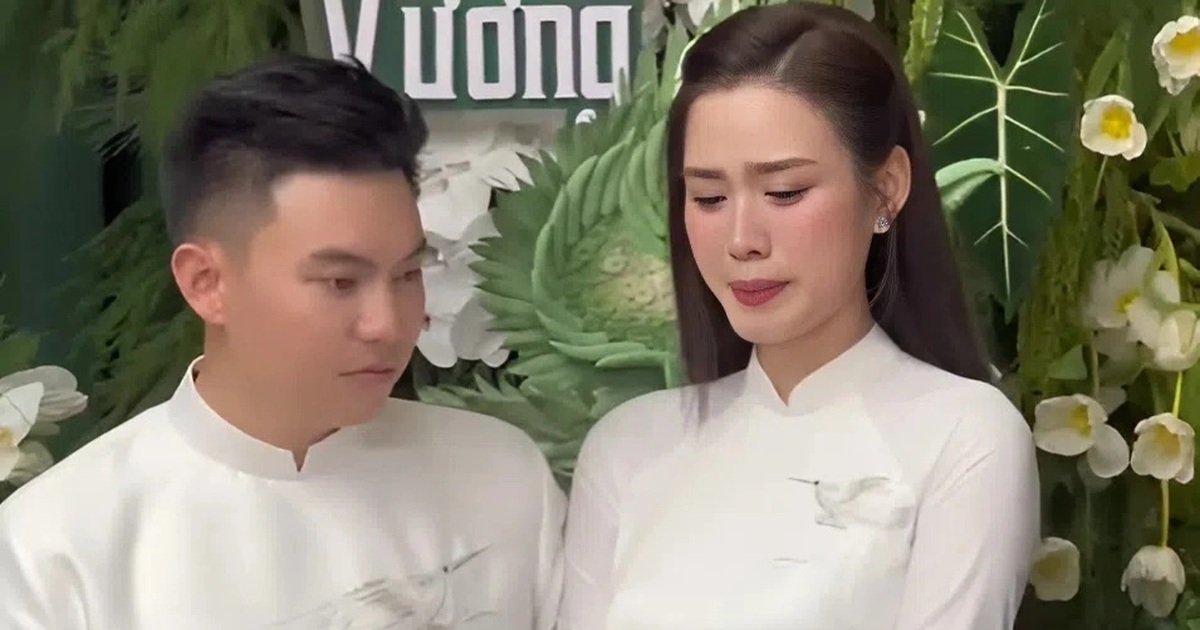 Hoa hậu Đỗ Thị Hà bật khóc khi nhận quà cưới từ bà ngoại Hoa hậu Đỗ Thị Hà bật khóc khi nhận quà cưới từ bà ngoại