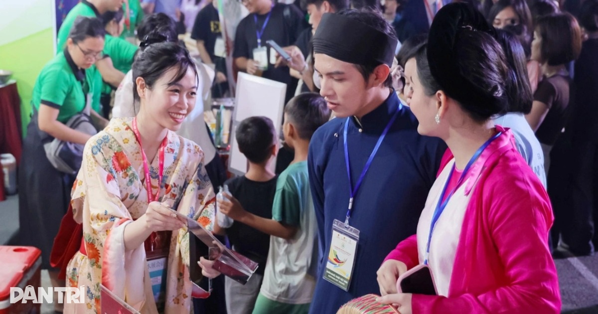 Hơn 1 triệu lượt khách trải nghiệm Lễ hội Văn hóa Thế giới tại Hà Nội Hơn 1 triệu lượt khách trải nghiệm Lễ hội Văn hóa Thế giới tại Hà Nội