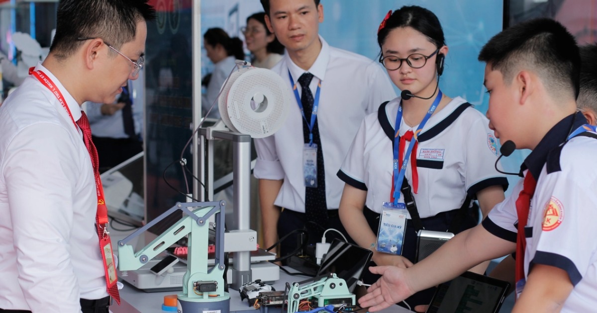 Khi drone, robot và chip Việt “lên sóng” tại triển lãm công nghệ TPHCM Khi drone, robot và chip Việt “lên sóng” tại triển lãm công nghệ TPHCM