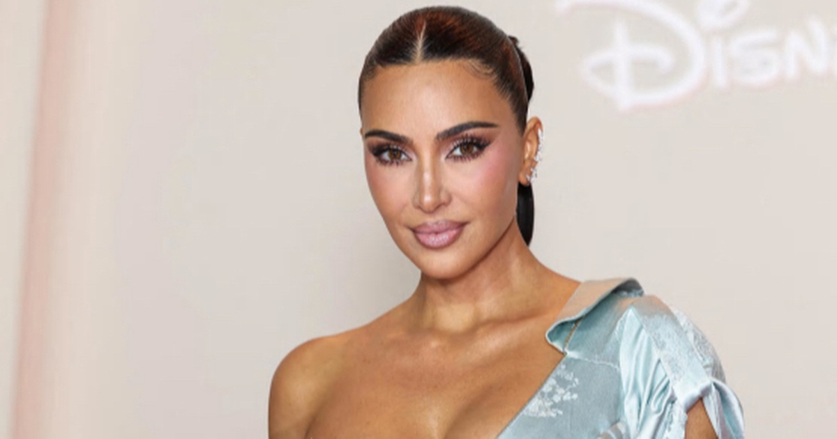 Kim Kardashian khóc tiết lộ mắc bệnh về não, nói về nỗi đau hôn nhân đổ vỡ Kim Kardashian khóc tiết lộ mắc bệnh về não, nói về nỗi đau hôn nhân đổ vỡ