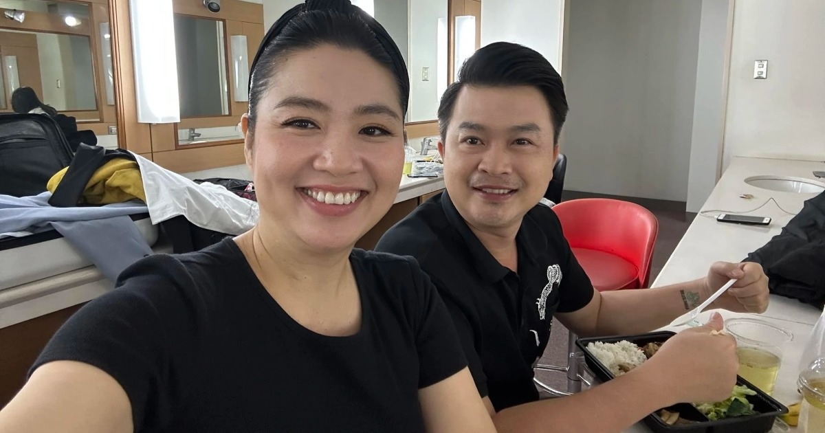 Lê Khánh: Hôn nhân bên chồng kém tuổi, ngại vì cảnh nóng với Quốc Trường Lê Khánh: Hôn nhân bên chồng kém tuổi, ngại vì cảnh nóng với Quốc Trường