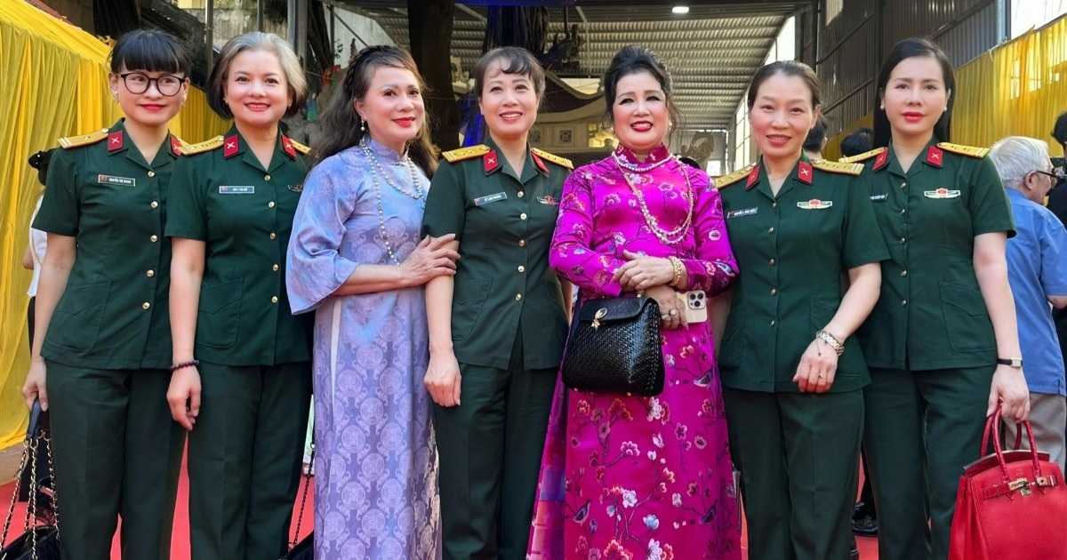 NSND Hương Dung, Thanh Tú được Hội Nghệ sĩ Sân khấu vinh danh NSND Hương Dung, Thanh Tú được Hội Nghệ sĩ Sân khấu vinh danh