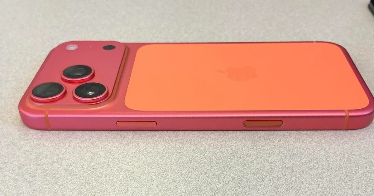 Người dùng phản ánh iPhone 17 Pro Max cam bị phai, chuyển sang màu hồng Người dùng phản ánh iPhone 17 Pro Max cam bị phai, chuyển sang màu hồng
