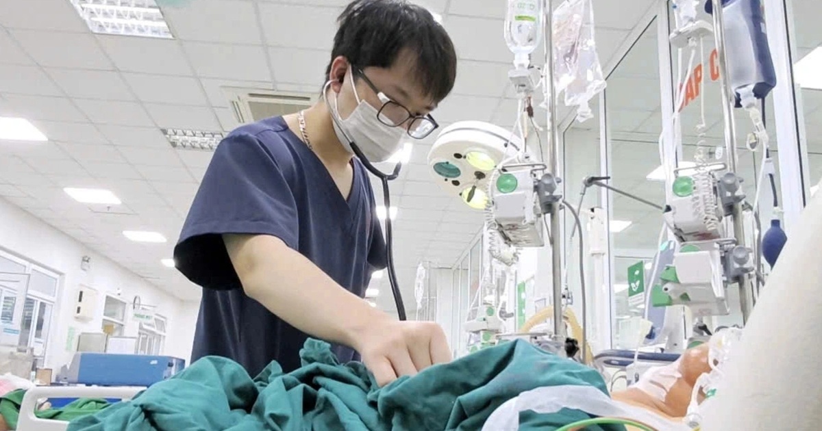 Nhiều ca suy gan, suy thận vì loại vi khuẩn trong nước lũ Nhiều ca suy gan, suy thận vì loại vi khuẩn trong nước lũ
