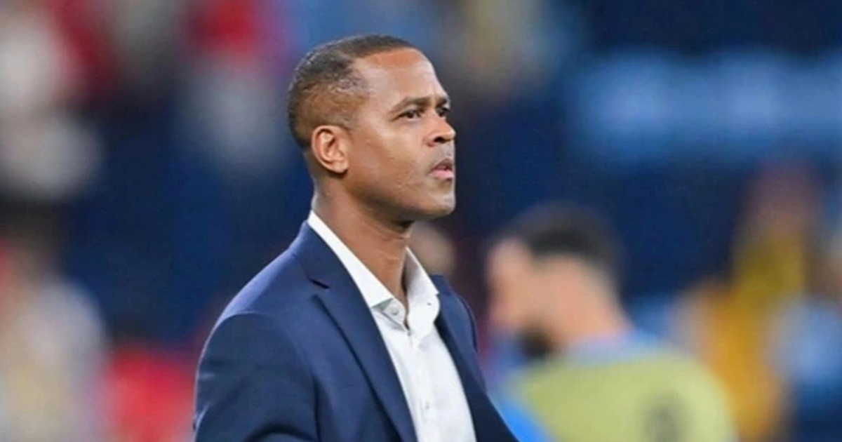 Phản ứng của HLV Kluivert sau khi bị LĐBĐ Indonesia sa thải Phản ứng của HLV Kluivert sau khi bị LĐBĐ Indonesia sa thải