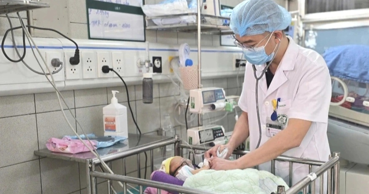 Phát hiện dị tật tim từ trong bụng mẹ, bác sĩ cứu bé ngay sau khi chào đời Phát hiện dị tật tim từ trong bụng mẹ, bác sĩ cứu bé ngay sau khi chào đời