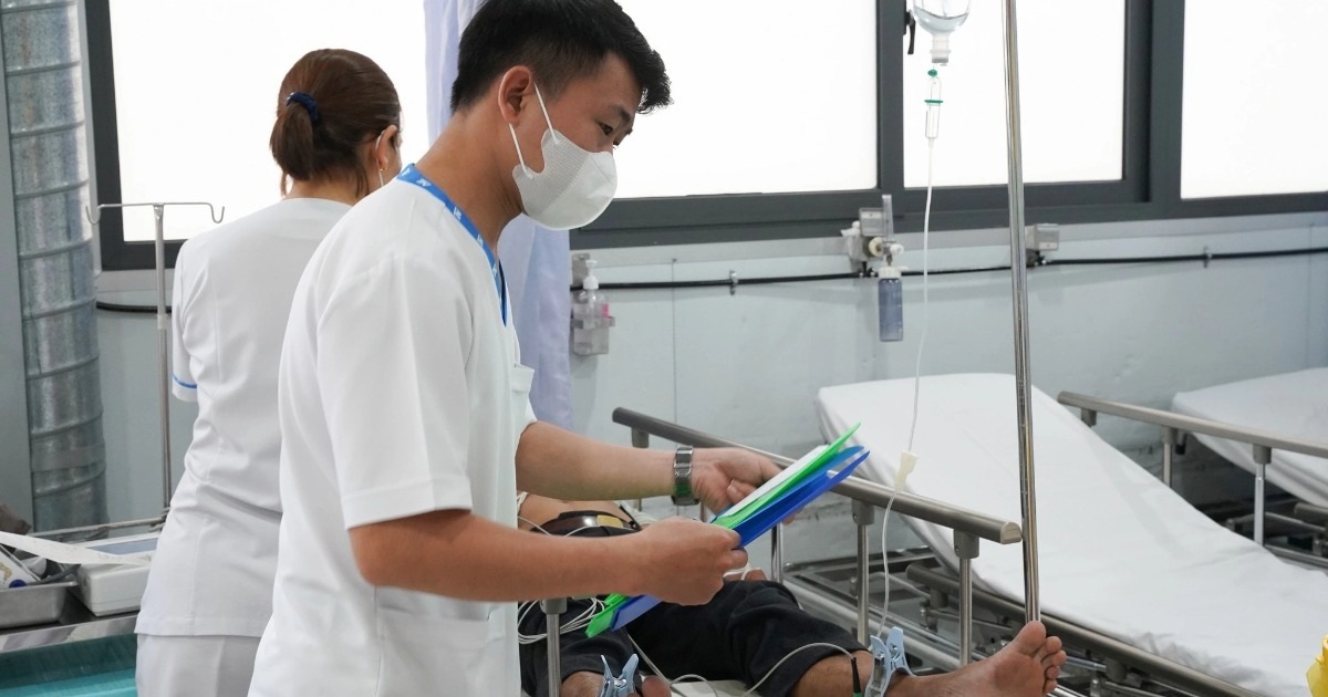 Sau cuộc nhậu, nữ sinh 14 tuổi bất ngờ co giật, hôn mê sâu Sau cuộc nhậu, nữ sinh 14 tuổi bất ngờ co giật, hôn mê sâu