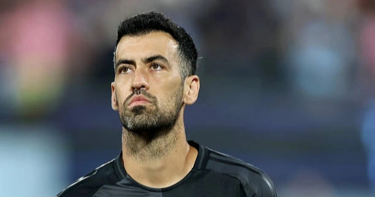 Sergio Busquets tuyên bố giải nghệ Sergio Busquets tuyên bố giải nghệ