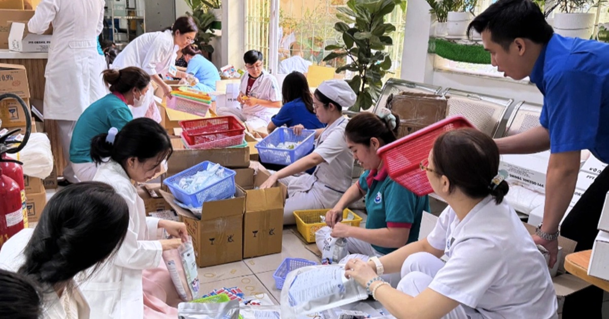 TPHCM khẩn cấp chuyển các túi giúp cứu chữa bà con ảnh hưởng bão Bualoi TPHCM khẩn cấp chuyển các túi giúp cứu chữa bà con ảnh hưởng bão Bualoi