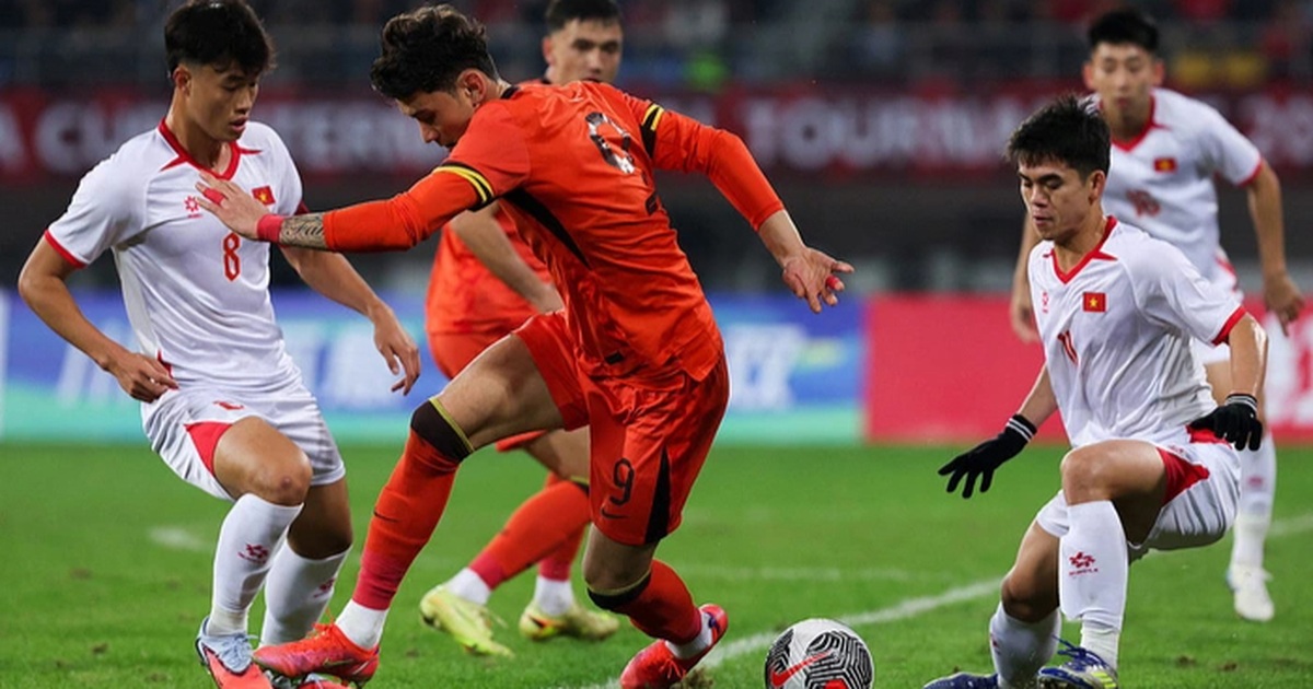 Báo Trung Quốc: "U22 Việt Nam vượt trội, bóng đá trẻ nước nhà đáng lo"