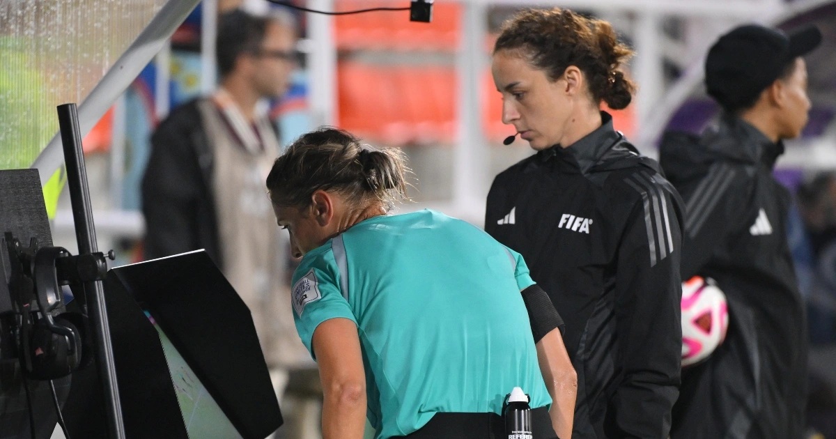 Công nghệ mới của FIFA lần đầu xuất hiện ở sân Thống Nhất