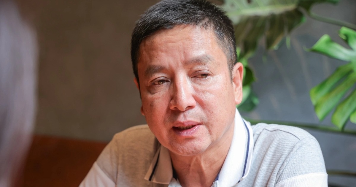 Danh hài Chí Trung: Từng ra chợ Trời kiếm sống, bán vé nhặt nhạnh từng xu