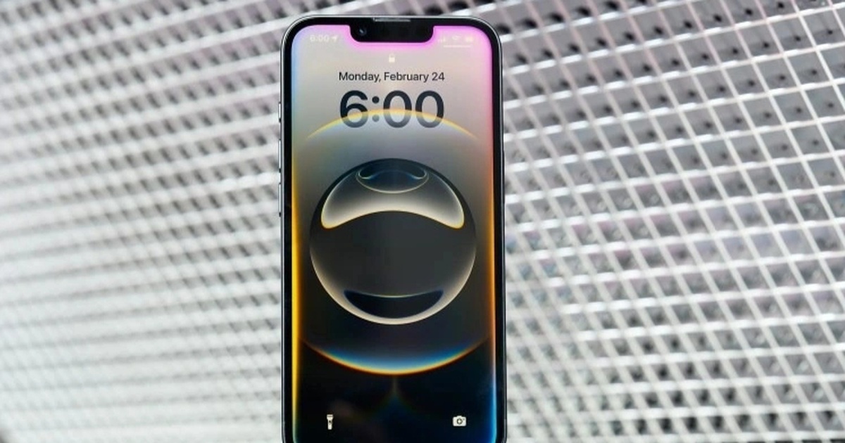 Giá iPhone 16e giảm sâu, rẻ hơn iPhone 14