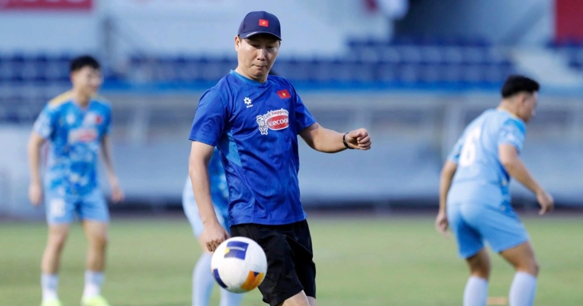 HLV Kim Sang Sik “mất ngủ” chọn đội hình U22 Việt Nam dự SEA Games 33