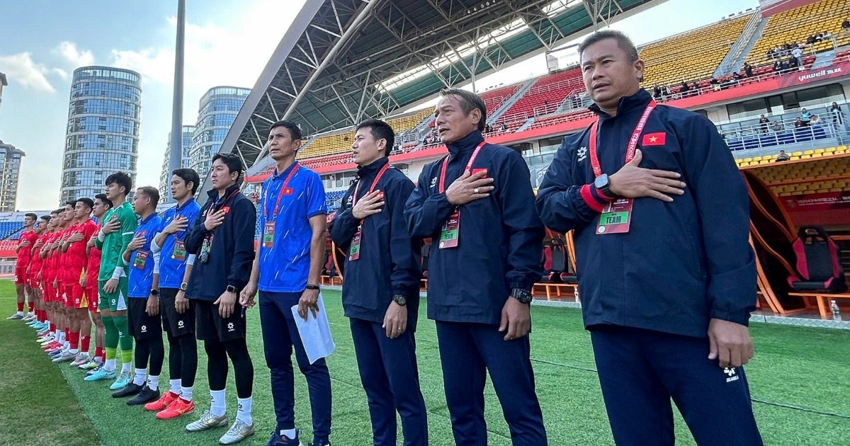 HLV U22 Việt Nam khen ngợi các học trò sau trận thua U22 Uzbekistan