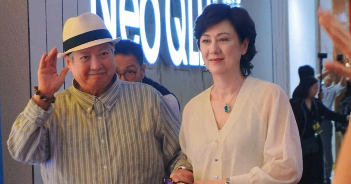 Hồng Kim Bảo tuổi 73: Vợ hoa hậu kề cạnh, sang Việt Nam tìm... quán phở