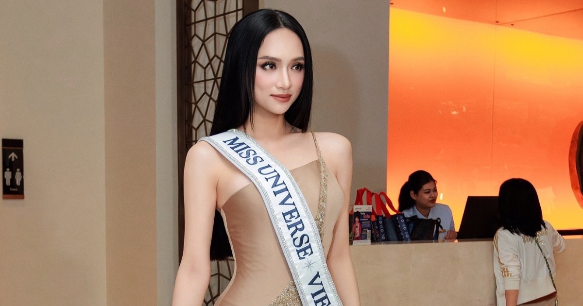 Hương Giang quyến rũ tại tiệc tối Hoa hậu Hoàn vũ giữa sóng gió tổ chức