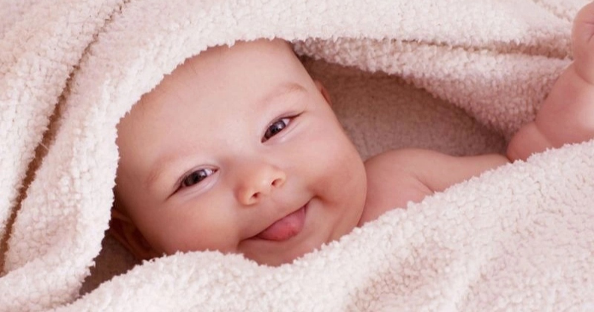 Loạt phản xạ cực đáng yêu ở trẻ sơ sinh cha mẹ sẽ tiếc nuối nếu bỏ lỡ