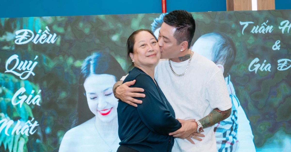 Mẹ ca sĩ Tuấn Hưng qua đời