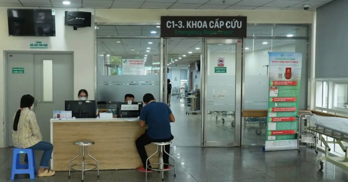 Số bệnh nhân vào viện sau khi ăn bánh mì ở phường Hạnh Thông tăng vọt