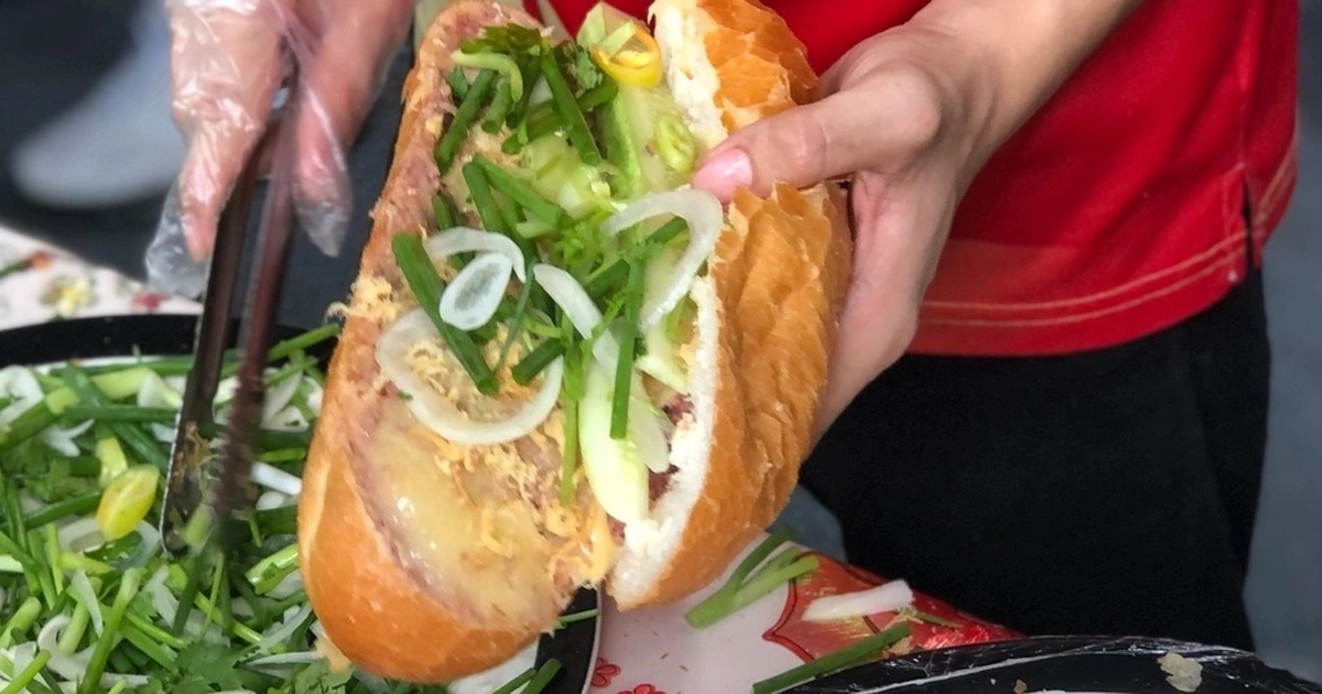 Truy vết từng thành phần nguyên liệu vụ ngộ độc bánh mì ở TPHCM