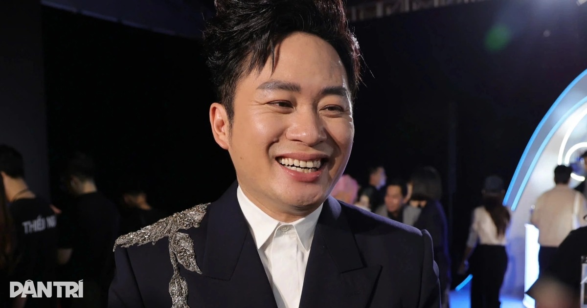 Tùng Dương “chặt chém” thảm đỏ với trang phục hàng hiệu giá nửa tỷ đồng