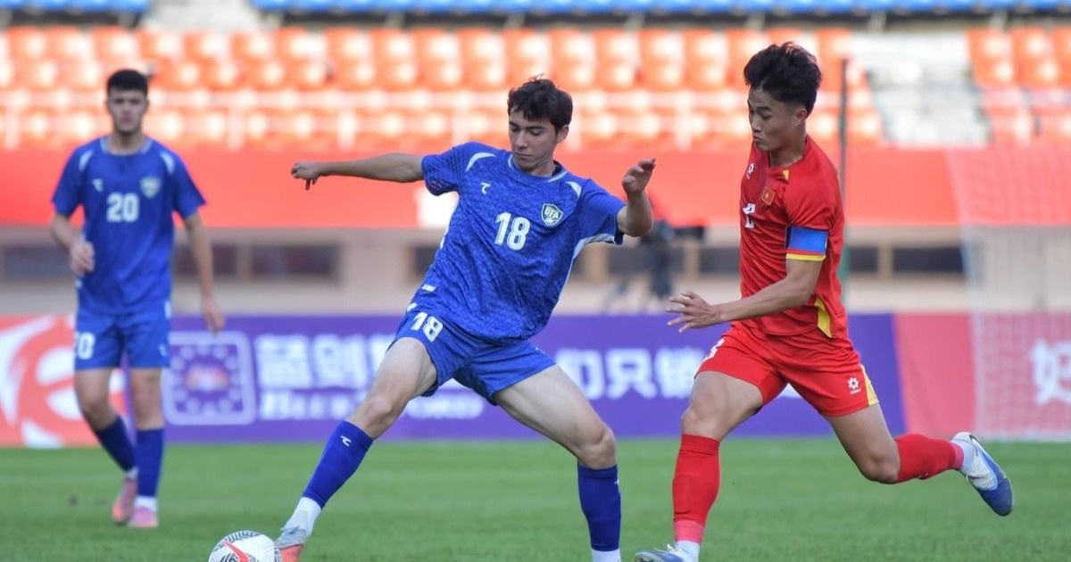 U22 Trung Quốc tạo địa chấn, U22 Việt Nam đua vô địch căng thẳng