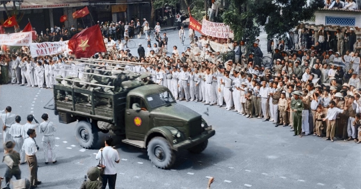 9X sống "dưới mức nghèo", dựng phần mềm tìm màu cho ảnh thời chiến