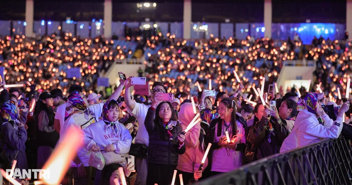 Khán giả mua vé 2 triệu đồng than "không nghe thấy gì" ở đêm nhạc Mỹ Tâm