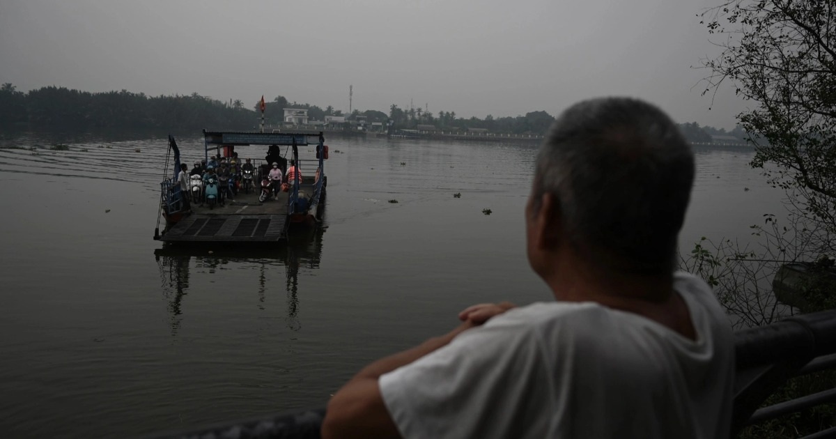 Người dân TPHCM vui khi phà Bình Quới hoạt động lại, hết đi vòng 10km