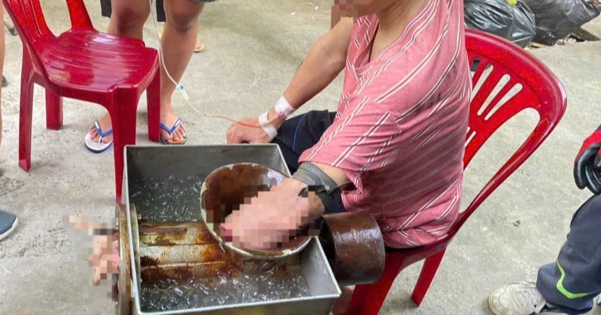Người đàn ông bị cuốn cánh tay vào máy xay thịt ở TPHCM