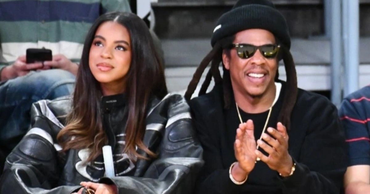 “Rich kid” đình đám: Con gái của 2 ngôi sao tỷ USD, phổng phao ở tuổi 13